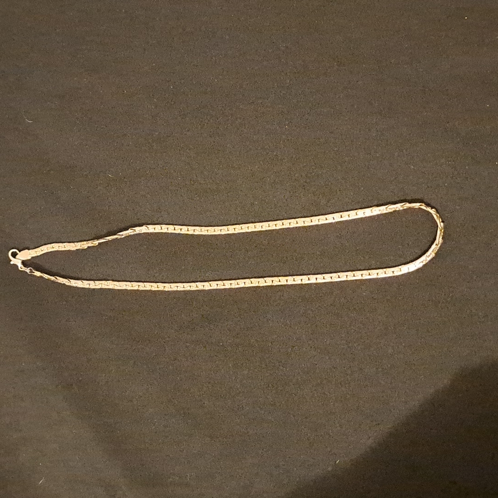 Women's necklace